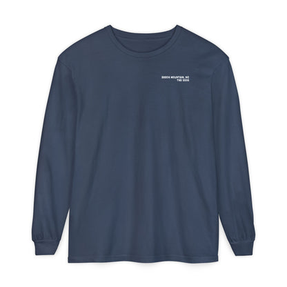 Navy unisex Comfort Colors long-sleeve shirt with text Beech Mountain - The 5506 on the front
